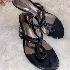 Small sandals pumps